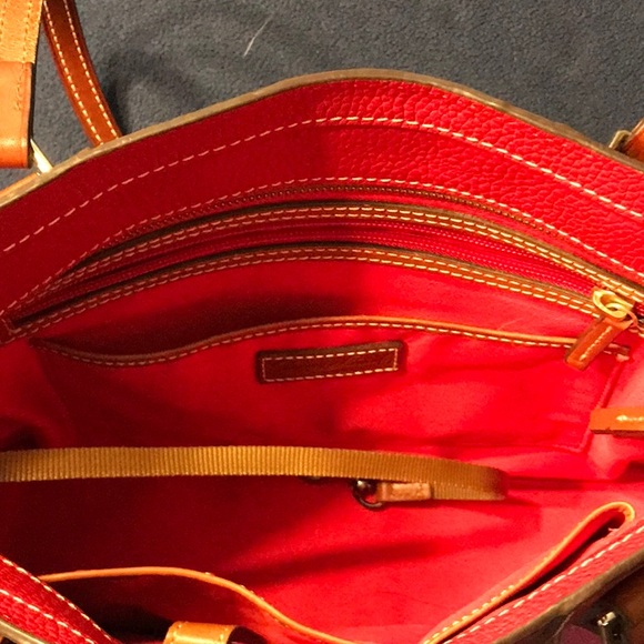 Stunning Dooney and Burke red tote handbag - Picture 8 of 16